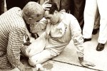 Jack Brabham à l'arrivée du grand prix des Etats-Unis de 1959 à Sebring.