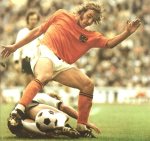Johan Neeskens taclé par Rainer Bonhof lors de la finale de 1974.