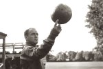 Alfredo Di Stéfano, inséparable de son ballon.