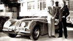 Clark Gable et sa Jaguar XK 120 en présence de William Lyons