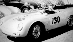 James Dean dans sa Porsche 550 Spyder
