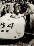 Umberto Maglioli, vainqueur de la Targa Florio 1956 à bord d'une Porsche 550 Spyder.