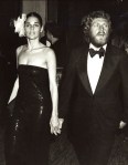 Ali MacGraw et Steve McQueen lors d'une soirée