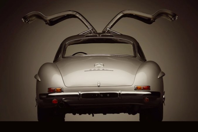 La Mercedes-Benz 300 SL Gullwing et ses fameuses portes papillons