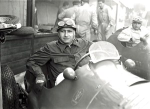 Juan Manuel Fangio au volant de sa Maserati