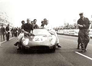 Jochen Rindt et Masten Gregory victorieux aux 24 Heures du Mans 1965