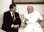 Le pape Jean-Paul II, une Rolex Datejust au poignet, avec Ronald Reagan, à Miami, en 1987.