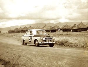 Une Peugeot 403, quasiment identique à un modèle de série est venue accroché un podium inespéré lors de l'édition 1958 de l'East African Safari
