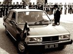 Le Président de la République française Valéry Giscard-d'Estaing a jeté son dévolu sur la Peugeot 604 V6, devenue voiture de la présidence