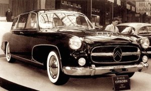 Philippe Charbonneaux a, en compagnie du carrossier Franay, imaginé la limousine Citroën 15/6 H présidentielle au milieu des années 50.