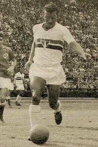 Tomás Soares da Silva, plus connu sous le nom de "Zizinho", en plus d'être l'idole de Pelé, il reste avec Méndez, le meilleur buteur de l'histoire de la Copa América, même s'il a eu le privilège de participer à six éditions entre 1942 et 1957 !