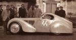 Une Bugatti Type 51 carrossée par Dubos à l'occasion de l'édition 1937 de la course Paris - Nice