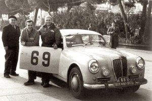Ciro Basadonna et Louis Chiron ont remporté le Rallye de Monte Carlo 1954 à bord d'une superbe Lancia Aurelia GT