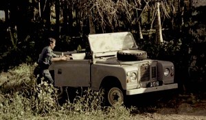 Land Rover 88 dans L'Aventure c'est l'aventure (1972)