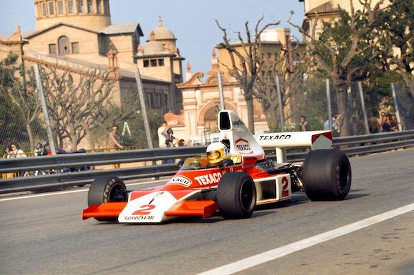 105 départs en Grand Prix et une seule victoire, à Montjuic, lors du Grand Prix d'Espagne de 1975 ; un grand prix ternie par la mort de quatre spectateurs