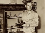 Raymond Kopa et son Ballon d'Or obtenu en 1958