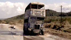 AEC Regent dans Live And Let Die (1973)