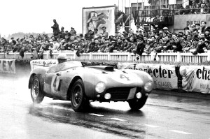 Maurice Trintignant, vainqueur des 24 Heures du Mans 1954 sur Ferrari 375 Plus