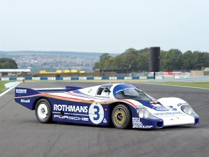 Porsche 956 Rothmans (1982) vainqueur des 24 Heures du Mans 1983, vendue par Gooding & Company plus de dix millions de dollars lors de l'édition 2015 du concours d'élégance de Pebble Beach