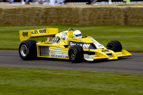 Renault RS01 de Jean-Pierre Jabouille, première F1 à moteur turbo arrivée pour la saison 1977. "Théière Jaune"